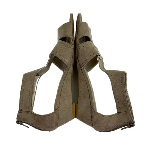 Jaclyn Smith Daphne Khaki Gray Faux Suede Strappy Wedge Heel Sandals Size 6 - Picture 5 of 15